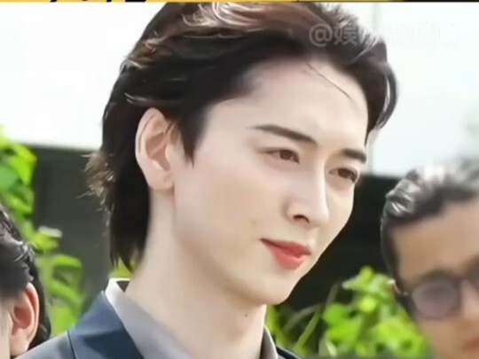 Saat pergi, dia benar-benar membuatku terkejut—tapi ternyata dia malah kembali! Luar biasa sekali!