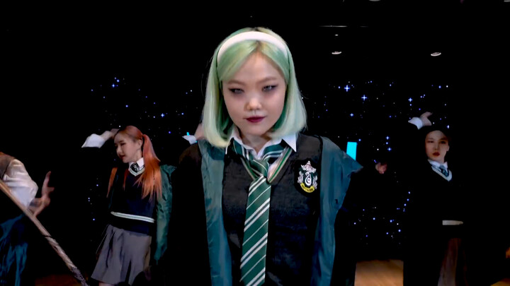 [Phụ đề tiếng Trung] Video nhảy "ALIEN" của nhạc sĩ Akdong Lee Soo-hyun (Phiên bản HALLOWEEN)