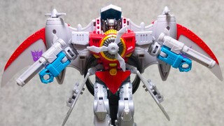 If the action isn't enough, the shape is enough! Transformers Iron Heart Starscream!!!
