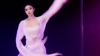 Mong chờ trăng sáng, mong chờ mặt trời mọc, mong chờ gió xuân và mưa xuân