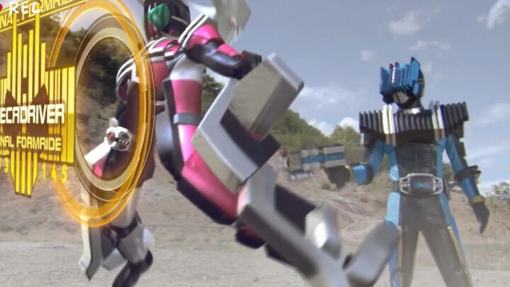 假面骑士:帝骑巨大化帝骑登场  吃我一记RIDER KICK