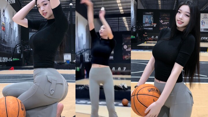 ชาวบ้านในหมู่บ้านเต้นเพลง “เพลงคูรี”