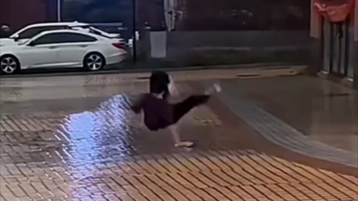 ฉันไม่เคยเห็นคนลื่นขนาดนี้มาก่อน