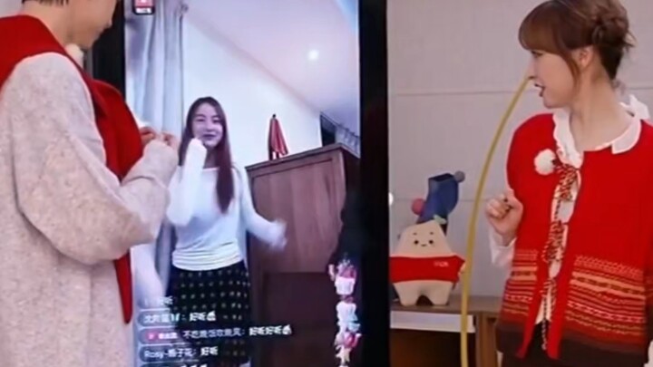 Cười chết… Ngô Hân và Bàng Bác đang livestream thì vô tình lướt trúng phòng livestream của Triệu Lộ 