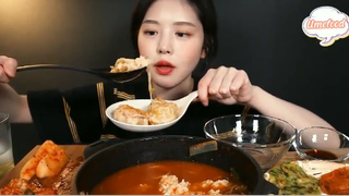 Lẩu sủi cảo, mì Kalguksu, bánh xèo kim chi 6 #anngonmoingay