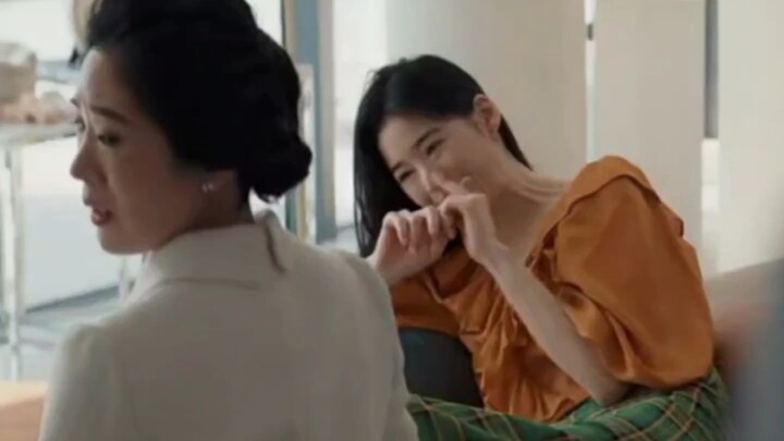 She truly captures the chaebol heiress’s effortlessly chic, yet confident aura to perfection.