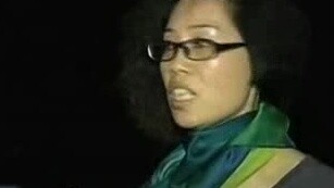 Bibi dilempari kotoran saat menari di alun-alun