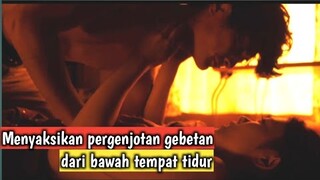 HANYA BISA MENYAKSIKAN PERG3NJOT4N GEBETAN DARI BAWAH TEMPAT TIDUR