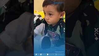 Lucu Banget! Momen Ayah Cosplay Jadi I-pad Ngeluh ke Bocil Biar Berhenti Main