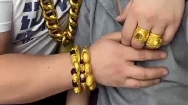 “Tempat Tangan Si Buah Ini di Mana?”