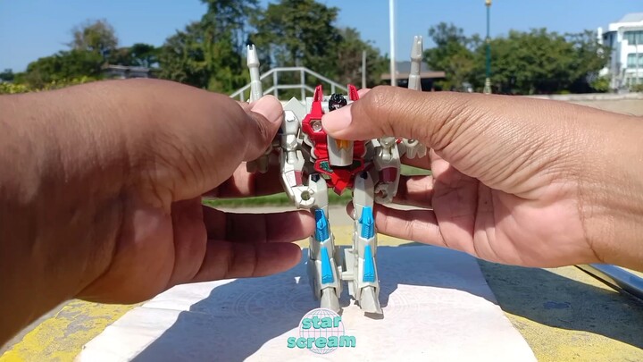 Robot biến hình Transformers, sản xuất tại Trung Quốc, Starscream.