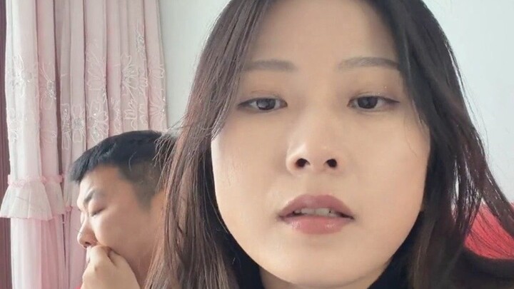 Anh ấy nói là đi chỉ để ăn thêm hai món thôi.