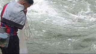 Cast Net Fishing in Nepal | Himalayan Trout Fishing | Asala Fishing |