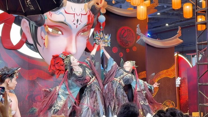 The Nuo dance performance by the goddesses was absolutely stunning! Both teachers looked amazing, an