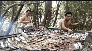 P4RT2|| cara tradisional khas kalimantan menyalai ikan