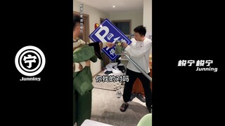 万万没想到！跟朋友玩游戏竟然把停车牌拿到家里了！