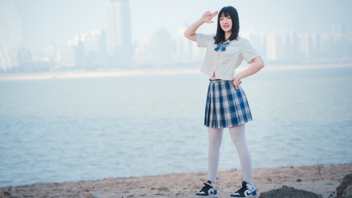 [Qian Shi] OH MY GIRL - DOLPHIN☆ Happily Digging Pits on the Beach