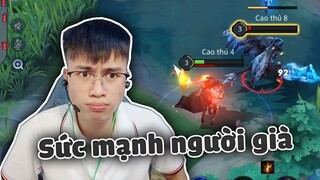 Omen trong tay người cao tuổi