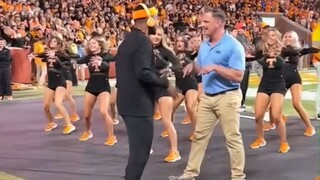 من الذي استأجر هذا الأمن؟ إنه حقًا... مذهل جدًا!