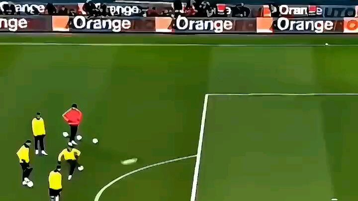 mbappe reaction on neymar freekick