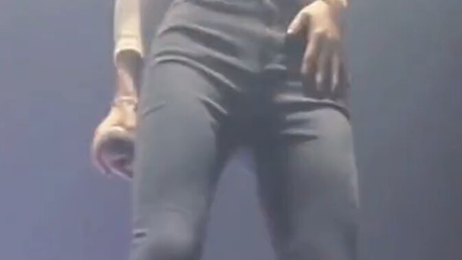 Thật ra chỉ là nhảy thôi mà, thế này cũng không được phép đâu anh em, anh em đã cố gắng hết sức rồi