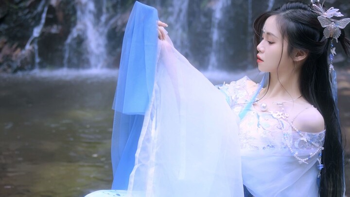 “Drifting and swirling like a gust of wind swirling snow”