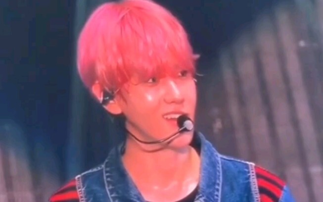 【exo五巡首尔场】边怼怼：哦莫，看看这群女人