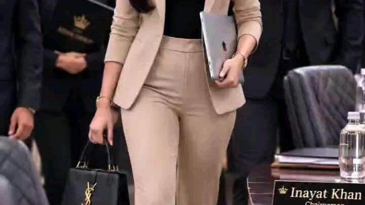 Boss Lady Entry in Office 👑 | Inayat Khan Chairperson Khan Group #shorts