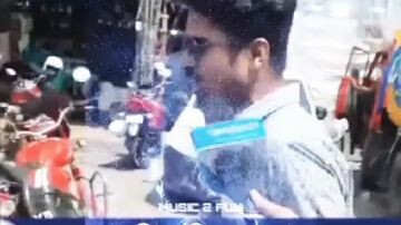 একেবারে জায়গা মত বাস ধন্যবাদ এই ভারতীয় দাদাকে