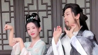 【郜思雯】这师徒两真会玩儿，眼中都毫无丹青之意。