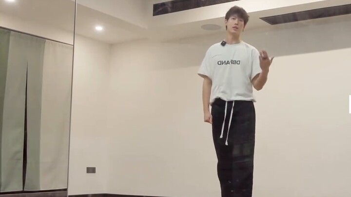 ร่างกายคุณแข็งทื่อและขาดรายละเอียดหรือเปล่า? ฝึกแบบนี้สิ! | แชร์เคล็ดลับการเต้น