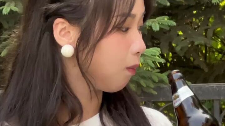 耶路撒冷不能没有耶稣就像东北不能没有烧烤#社恐内向腼腆文静小女生 #内向文静 #东北甜妹 #东北女孩 #优雅女人