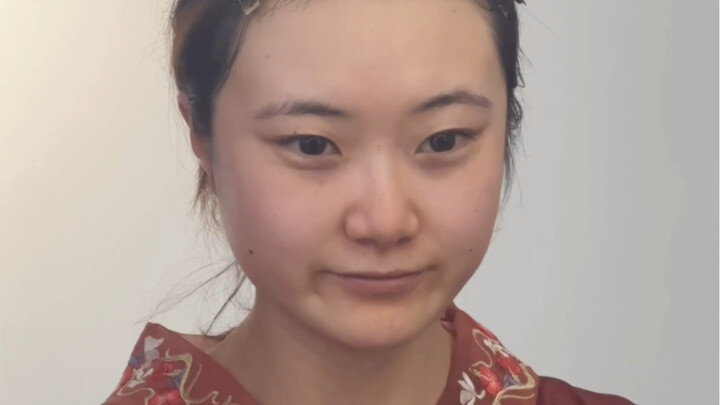 Fox-eyed, the perfect face for traditional Chinese style!