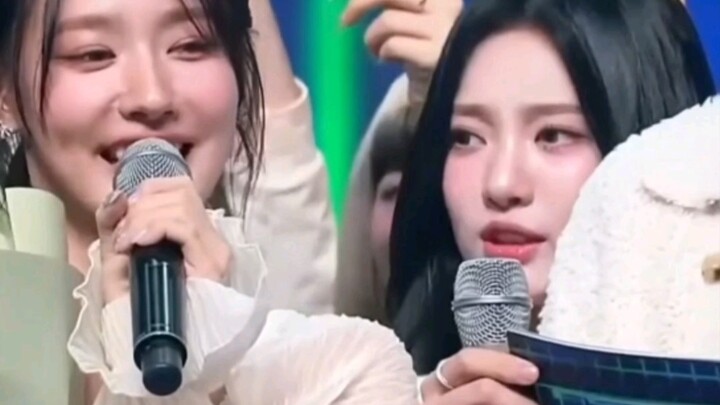 Meiyuan leaves the MCD, and Ningning, who’s sharing in the sadness, is so cute.