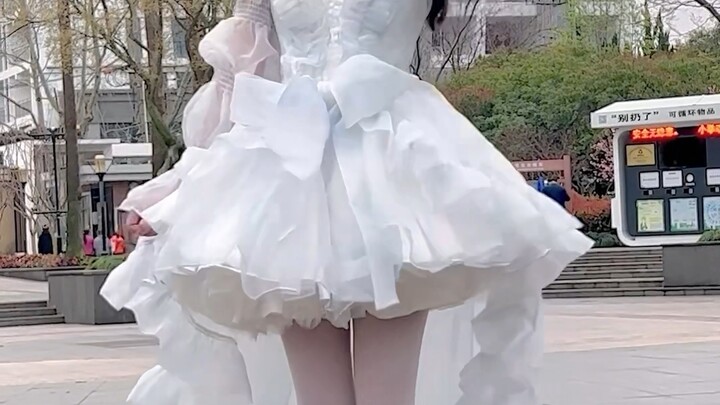 Put on a princess dress and sway gently～ (Let’s get that “tuhai” vibe—guomei!)