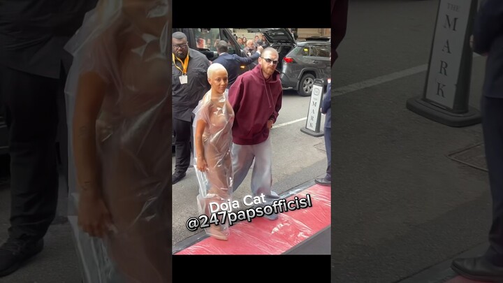 Doja Cat arriving to the met gala hotel today in nyc #dojacat #metgala