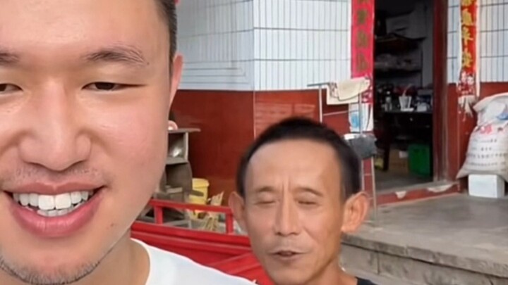 Thành phần trong gia đình của siêu mẫu Kun đều rất phức tạp.