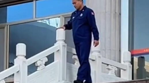 Mười năm vương giả chẳng ai hay, một sớm chân đau cả thiên hạ biết #Khoảnh Khắc Vui Vẻ Của Đội Cứu H