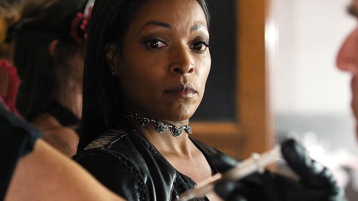 Man accidentally gains the ability to control zombies and builds a zombie army