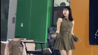 ทีมเต้นฮิปฮอปมิกซ์ 3 เพลงของ NMIXX...