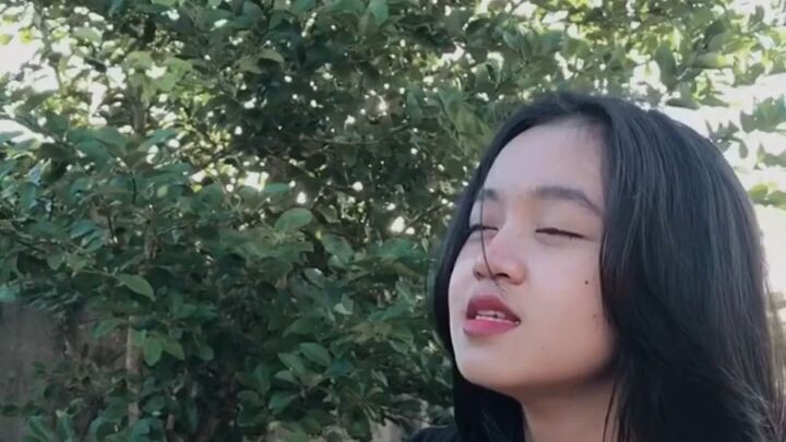 bukan aku ini ini kakak ku😇