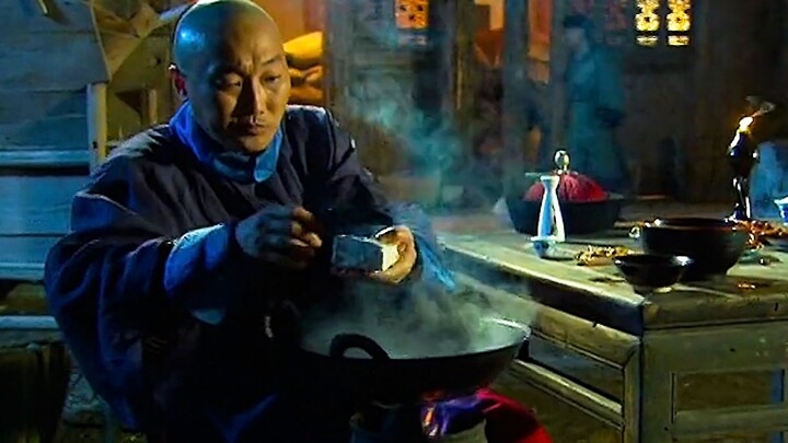Seberapa lezat sih makan hot pot dalam film? Kuah asin dengan sayur asin, tahu mendidih, plus udang 