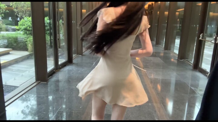 Lê hoa chắc chắn không thơm bằng dì!