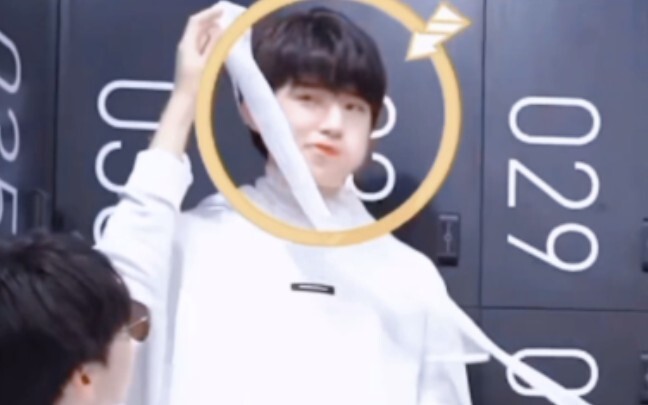 [Song Yaxuan] Can you believe this thing is 180+?! The cute little bun who is always alone