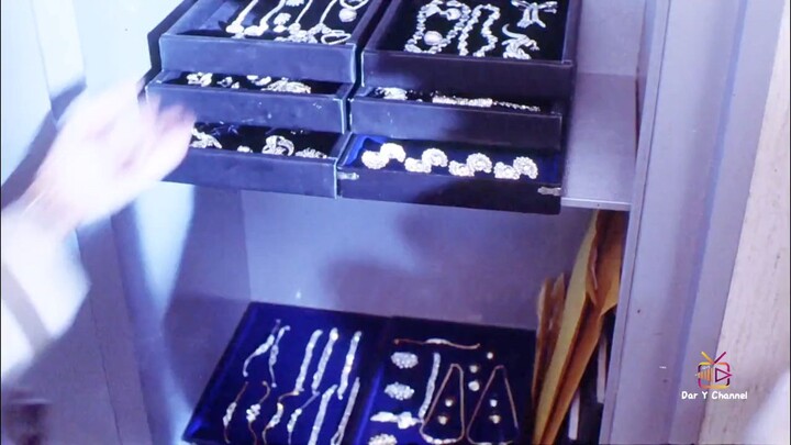 A Moment of Romance 1 (1990)