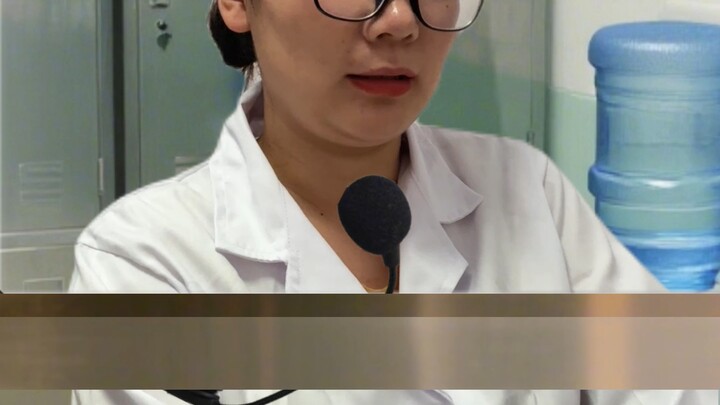 Nhân viên phòng đăng ký đã làm 10 năm