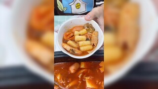 Canh tokbokki tử cơm nguội