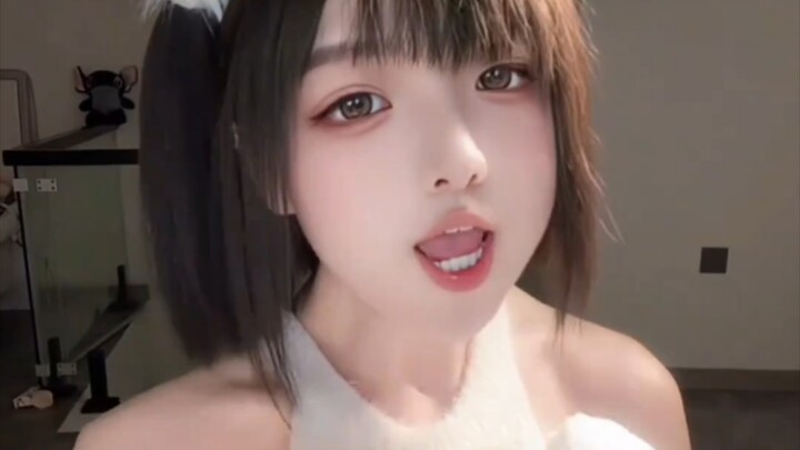 แค่ใส่เข้าไปนิดเดียวก็เสียดายลุควันนี้แล้ว