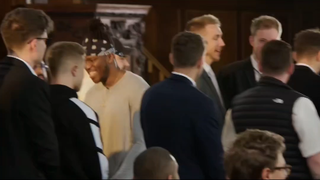 拍那两下没绷住