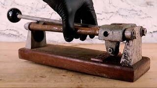 💠  复古生锈的瓷砖切割机 - 修复